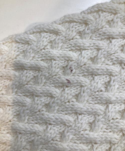 Barbour（バブアー）Barbour (バブアー) Malton タートルネック ケーブル ニット　242LKN1589 アイボリー サイズ:UK 8の古着・服飾アイテム