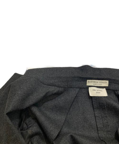 BOTTEGA VENETA（ボッテガベネタ）BOTTEGA VENETA (ボッテガベネタ) テーラードジャケット EPBV-19-2490 グレー サイズ:46の古着・服飾アイテム