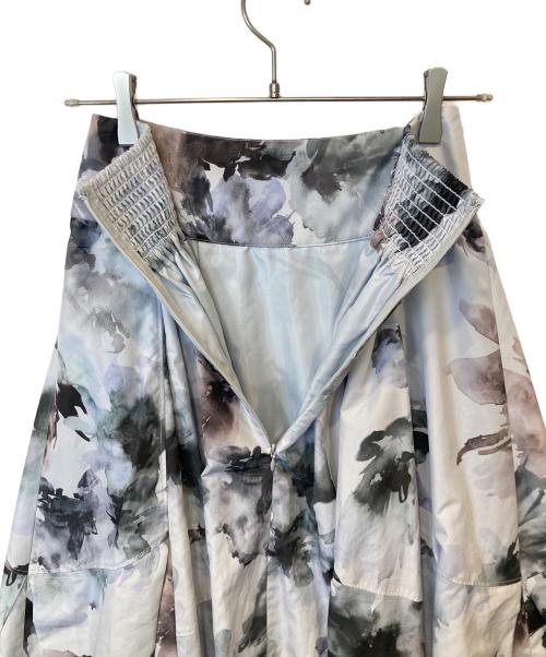 Snidel（スナイデル）Snidel (スナイデル) タックボリュームプリントスカート　SWFS224224 スカイブルーの古着・服飾アイテム