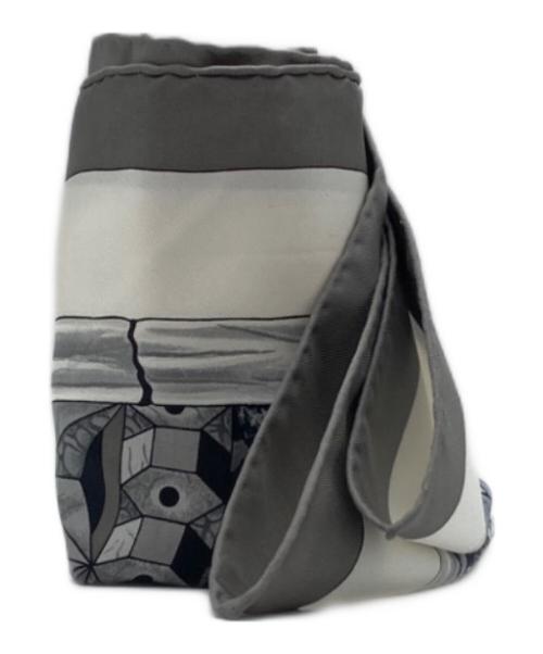 HERMES（エルメス）HERMES (エルメス) シルクスカーフ グレーの古着・服飾アイテム