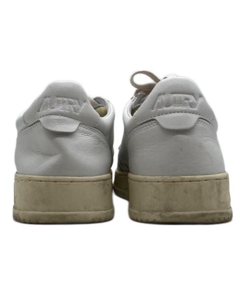 AUTRY（オートリ―）AUTRY (オートリ―) MEDALIST LOW スニーカー ホワイト サイズ:45の古着・服飾アイテム