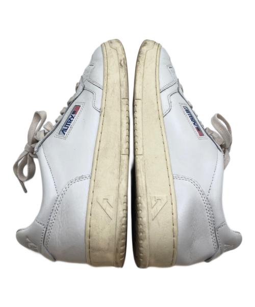 AUTRY（オートリ―）AUTRY (オートリ―) MEDALIST LOW スニーカー ホワイト サイズ:45の古着・服飾アイテム
