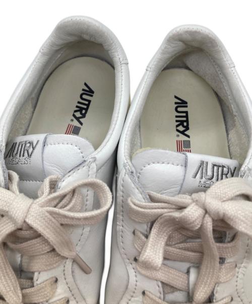 AUTRY（オートリ―）AUTRY (オートリ―) MEDALIST LOW スニーカー ホワイト サイズ:45の古着・服飾アイテム