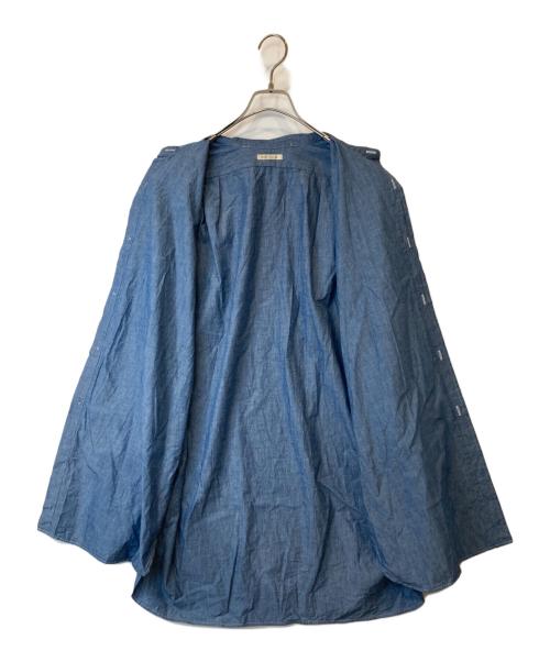 HEUGN（ユーゲン）HEUGN (ユーゲン) Chambray Rob コットンシャンブレーバンドカラーシャツ　SHIRTS 023 ブルー サイズ:2の古着・服飾アイテム
