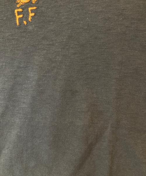 45R（フォーティファイブ・アール）45R (フォーティファイブ・アール) うみものがたり かに刺繍 半袖Tシャツ チャコールグレー サイズ:3の古着・服飾アイテム