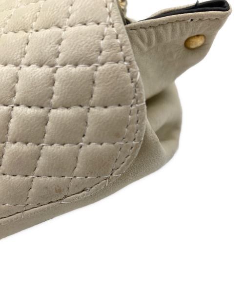 BALLY（バリー）BALLY (バリー) キルティングレザーショルダーバッグ アイボリーの古着・服飾アイテム