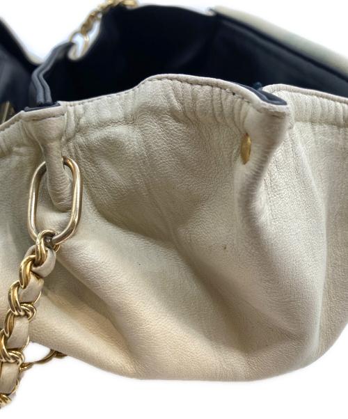 BALLY（バリー）BALLY (バリー) キルティングレザーショルダーバッグ アイボリーの古着・服飾アイテム