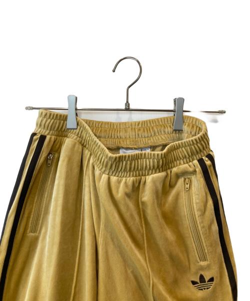 adidas（アディダス）adidas (アディダス) ベロア トラックパンツ JM2267 ブラウン サイズ:XSの古着・服飾アイテム