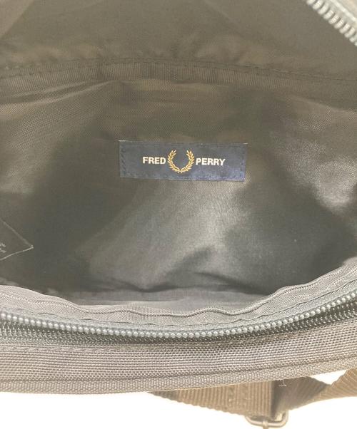 FRED PERRY（フレッドペリー）FRED PERRY (フレッドペリー) Graphic Waist Bag　L7236/102 ブラックの古着・服飾アイテム