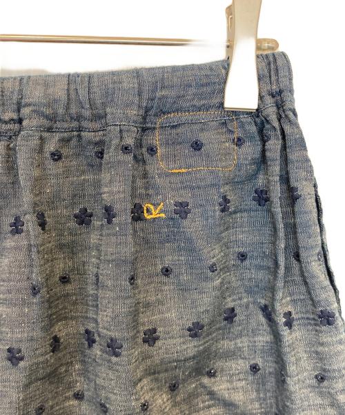 45R（フォーティファイブ・アール）45R (フォーティファイブ・アール) 綿麻ダンガリーのカットワークペチ スカート　70640032 インディゴ サイズ:FREEの古着・服飾アイテム