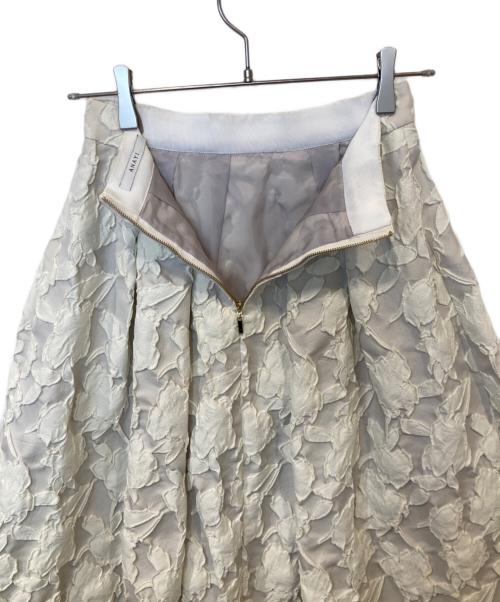 ANAYI（アナイ）ANAYI (アナイ) フラワージャガードタックフレアスカート　102127-11-790-91-360 アイボリー サイズ:36の古着・服飾アイテム