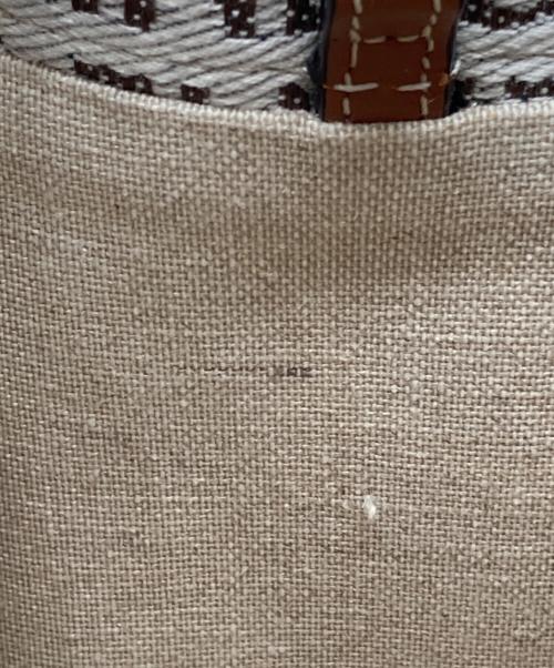 CELINE（セリーヌ）CELINE　　 (セリーヌ) THAISスモール カバ トリオンフショルダーバッグ  アイボリーの古着・服飾アイテム