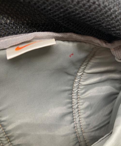 NIKE（ナイキ）NIKE (ナイキ) ウエストバッグ グレーの古着・服飾アイテム