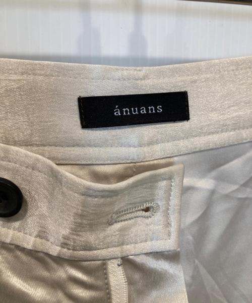 anuans（アニュアンス）anuans (アニュアンス) ベルトデザインサテンパンツ アイボリー サイズ:Mの古着・服飾アイテム