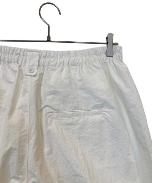 ARULLE（アリュール）ARULLE (アリュール) ワイドナイロンパンツ　aru h-bottoms-242033 アイボリー サイズ:FREEの古着・服飾アイテム