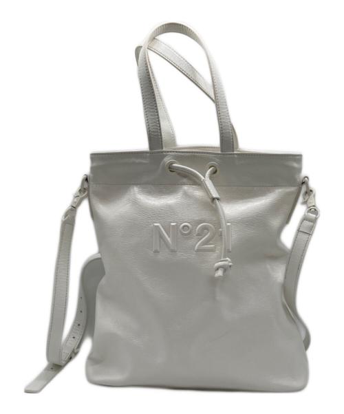 N°21（ヌメロヴェントゥーノ）N°21 (ヌメロヴェントゥーロ) Logo Embossed Tote Bag N21673 バッグ ホワイトの古着・服飾アイテム