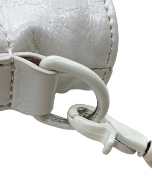 N°21（ヌメロヴェントゥーノ）N°21 (ヌメロヴェントゥーロ) Logo Embossed Tote Bag N21673 バッグ ホワイトの古着・服飾アイテム