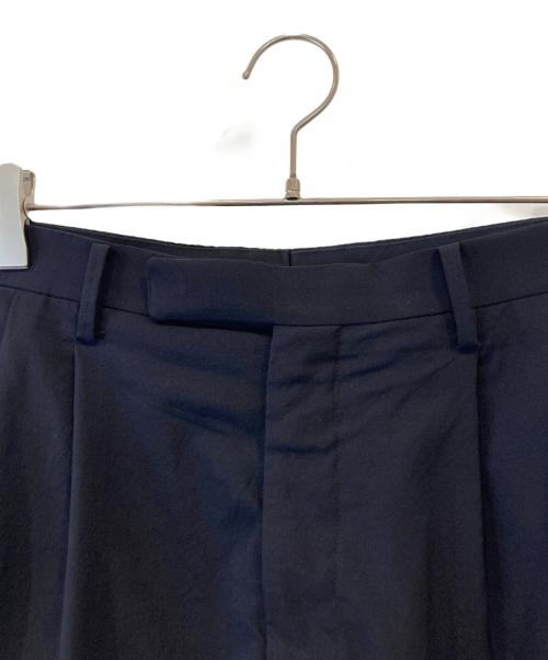 COMOLI（コモリ）COMOLI (コモリ) ウール 2タックパンツ X01-03005 ネイビー サイズ:2の古着・服飾アイテム