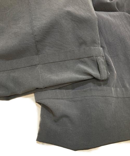 TOGA VIRILIS（トーガ ビリリース）TOGA VIRILIS (トーガ ビリリース) Satin Easy Pants TV01-FF312 パンツ グレー サイズ:44の古着・服飾アイテム