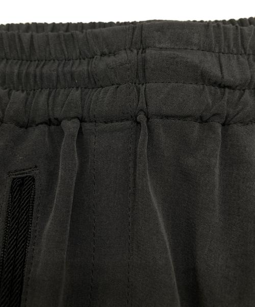 TOGA VIRILIS（トーガ ビリリース）TOGA VIRILIS (トーガ ビリリース) Satin Easy Pants TV01-FF312 パンツ グレー サイズ:44の古着・服飾アイテム