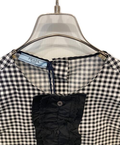 PRADA（プラダ）PRADA (プラダ) ノースリーブブラウス P928E ブラック サイズ:36 未使用品の古着・服飾アイテム