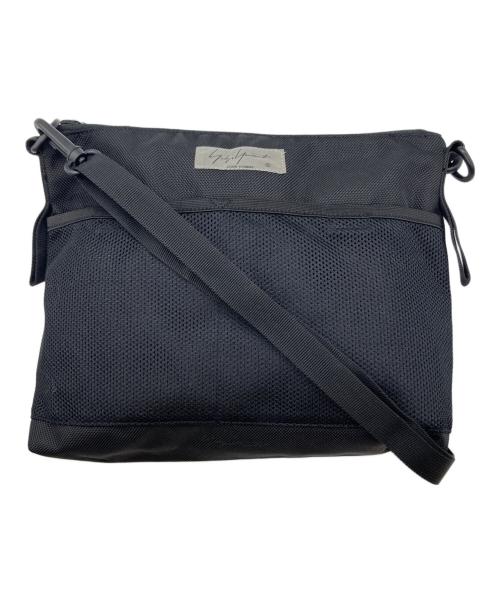 YOHJI YAMAMOTO（ヨウジヤマモト）YOHJI YAMAMOTO (ヨウジヤマモト) New Era (ニューエラ) ショルダーバッグ HH-140-960 ブラックの古着・服飾アイテム