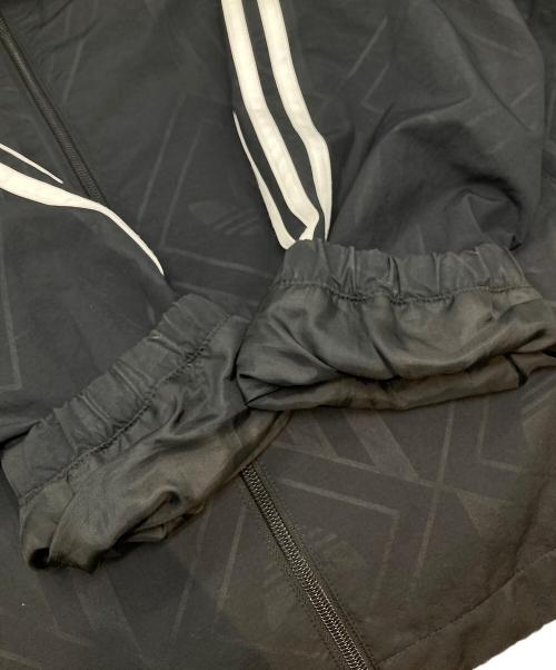 adidas（アディダス）adidas (アディダス) モノグラム ウインドブレーカー　GD5844 ブラック サイズ:XLの古着・服飾アイテム