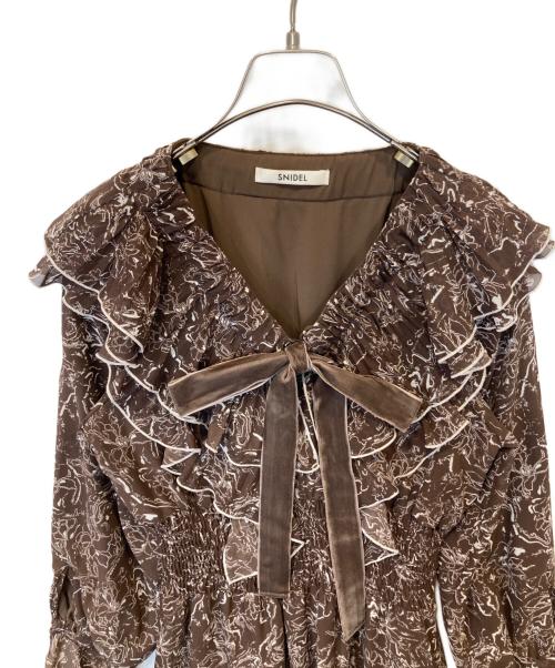 Snidel（スナイデル）Snidel (スナイデル) プリーツカラープリントワンピ　SWFO235185 ブラウンの古着・服飾アイテム