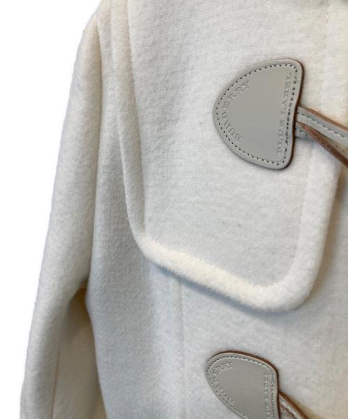 BURBERRY BLUE LABEL（バーバリーロンドンブルーレーベル）BURBERRY BLUE LABEL (バーバリーロンドンブルーレーベル) 裏地ノバチェックショートダッフルコート ベージュ サイズ:38の古着・服飾アイテム