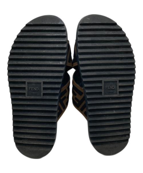 FENDI（フェンディ）FENDI (フェンディ) FF Logo Cross Slider Slippers FFロゴクロススライダースリッパーズ X1222 ブラック×ブラウン サイズ:7の古着・服飾アイテム