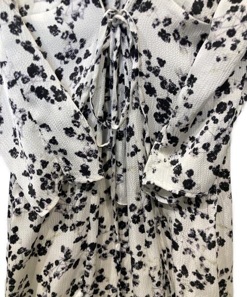 Snidel（スナイデル）Snidel (スナイデル) Sustainaボウタイバリエワンピ swfo235020 アイボリー サイズ:1の古着・服飾アイテム