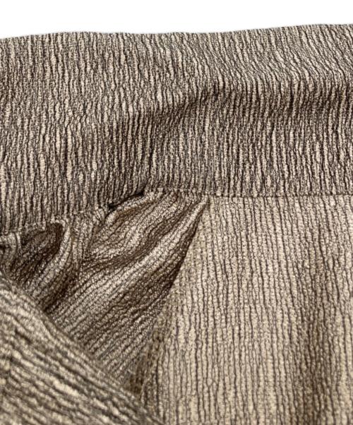 machatt（マチャット）machatt (マチャット) メタリックパフスリーブブラウス 24010120 ゴールド サイズ:FREEの古着・服飾アイテム