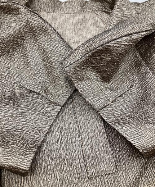 machatt（マチャット）machatt (マチャット) メタリックパフスリーブブラウス 24010120 ゴールド サイズ:FREEの古着・服飾アイテム