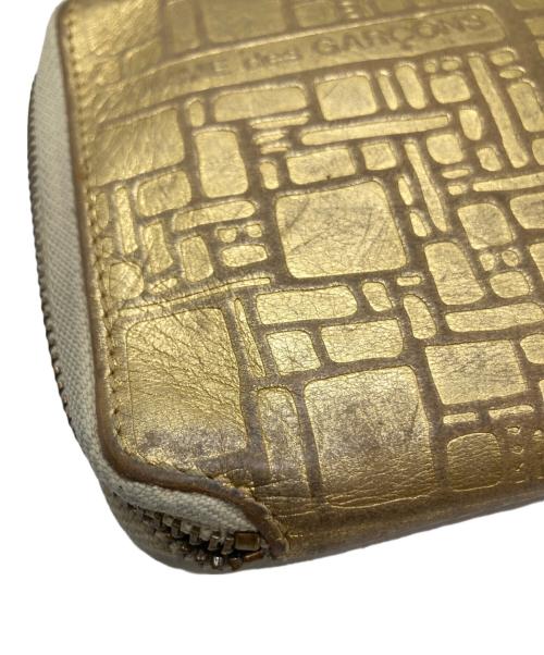 COMME des GARCONS（コムデギャルソン）COMME des GARCONS (コムデギャルソン) 2つ折り財布 SA2100EG 財布 ゴールドの古着・服飾アイテム