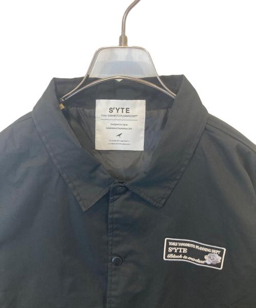 s'yte（サイト）s'yte (サイト) メッセンジャーコーチ　ジャケット　US-Y43-905 ブラック サイズ:3の古着・服飾アイテム