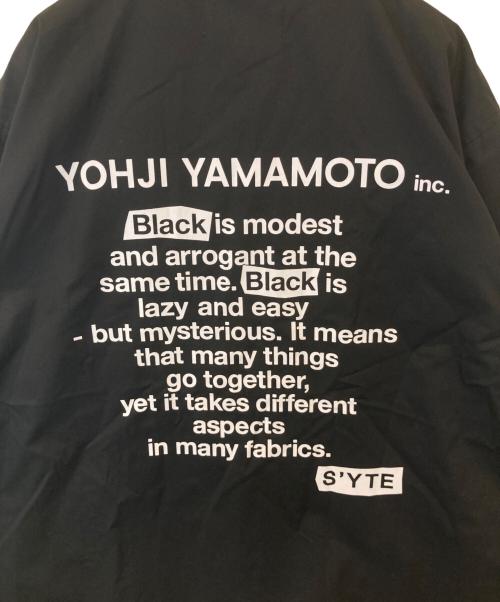 s'yte（サイト）s'yte (サイト) メッセンジャーコーチ　ジャケット　US-Y43-905 ブラック サイズ:3の古着・服飾アイテム