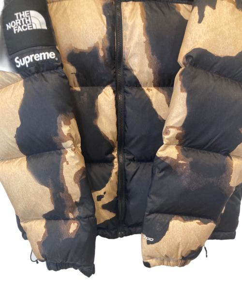THE NORTH FACE（ザ ノース フェイス）THE NORTH FACE SUPREME (シュプリーム) Bleached Denim Print Nuptse Jacket（ブリーチデニムプリント ヌプシジャケット）　ダウンジャケット ブラック×ブラウン サイズ:Mの古着・服飾アイテム