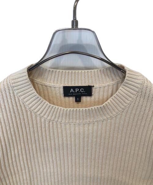 A.P.C.（アーペーセー）A.P.C. (アーペーセー) エルボーパッチコットンニット 1110221 ニット ベージュ サイズ:Sの古着・服飾アイテム