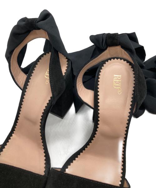 RED VALENTINO（レッドヴァレンティノ）RED VALENTINO (レッドヴァレンティノ) ストラップ付サンダル ブラック サイズ:35の古着・服飾アイテム