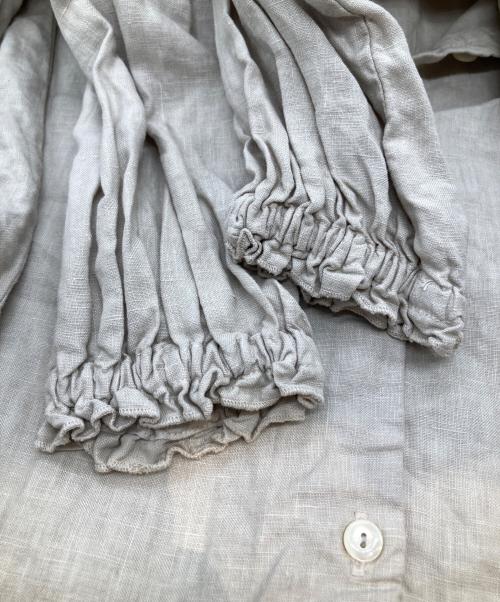 nest Robe（ネストローブ）nest Robe (ネストローブ) リネンビエラスタンドフリルブラウス 01175-1112-39 ベージュ サイズ:FREEの古着・服飾アイテム