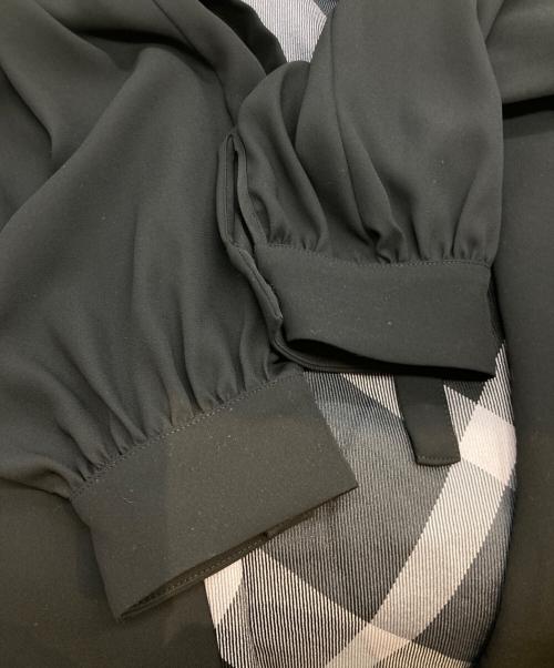 BLUE LABEL CRESTBRIDGE（ブルーレーベルクレストブリッジ）BLUE LABEL CRESTBRIDGE (ブルーレーベルクレストブリッジ) スムージーサテンパーシャルチェックドレス 55J24-462-07 ブラック サイズ:38の古着・服飾アイテム