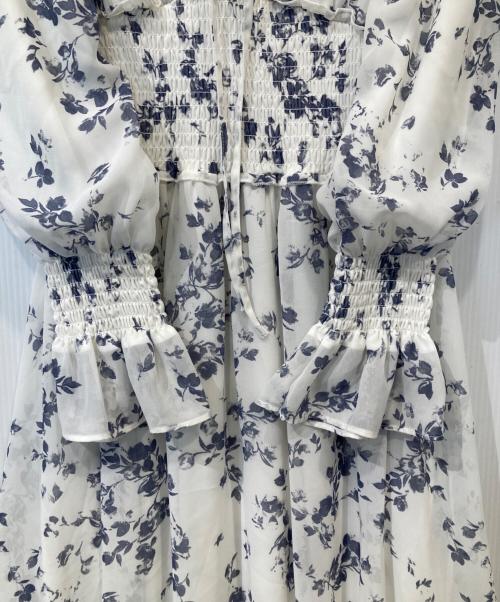 Snidel（スナイデル）Snidel (スナイデル) Sustainaプリーツプリントワンピース　SWFO245033 ホワイトの古着・服飾アイテム