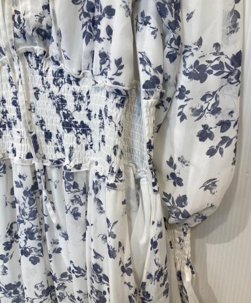 Snidel（スナイデル）Snidel (スナイデル) Sustainaプリーツプリントワンピース　SWFO245033 ホワイトの古着・服飾アイテム