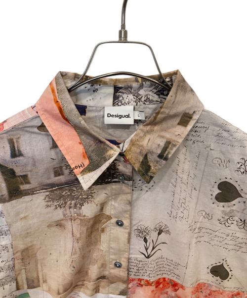 Desigual（デシグアル）Desigual (デシグアル) ポストカード柄のシャツ　25WWCW18 ベージュ サイズ:Lの古着・服飾アイテム