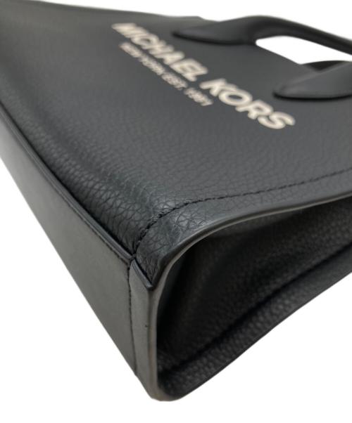 MICHAEL KORS（マイケル・コース）MICHAEL KORS (マイケル・コース) ショッパークロスボデイスモール 35S2G7ZC5L ブラックの古着・服飾アイテム