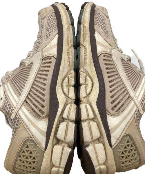 NIKE（ナイキ）NIKE (ナイキ) ZOOM VOMERO 5 FB8825-111 スニーカー ベージュ サイズ:23.5cmの古着・服飾アイテム