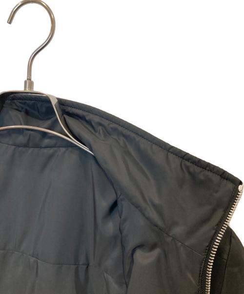 PRADA（プラダ）PRADA (プラダ) ナイロンリバーシブルジップアップブルゾン SGB223 R232 1060 ブラック サイズ:46の古着・服飾アイテム