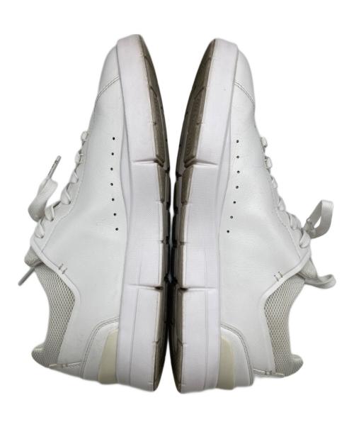 on（オン）on (オン) THE ROGER Advantage（ロジャーのアドバンテージ） ホワイト サイズ: US M8.5の古着・服飾アイテム