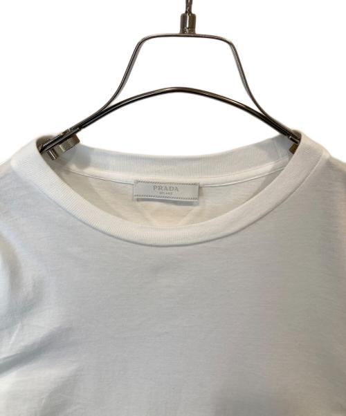 PRADA（プラダ）PRADA (プラダ) 三角プレートパッチTシャツ UJM492 S181 ホワイト サイズ:Lの古着・服飾アイテム