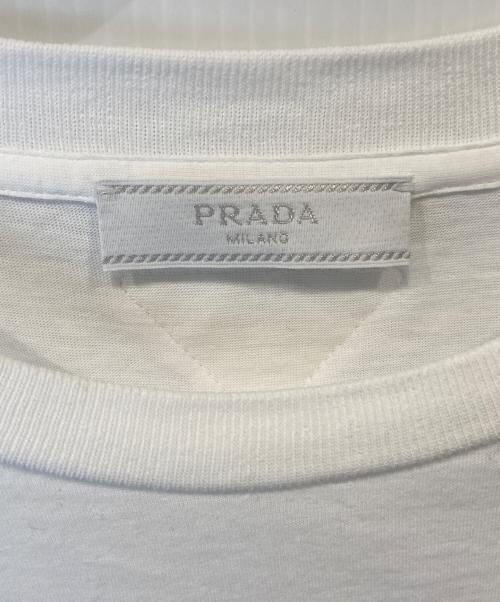 PRADA（プラダ）PRADA (プラダ) 三角プレートパッチTシャツ UJM492 S181 ホワイト サイズ:Lの古着・服飾アイテム